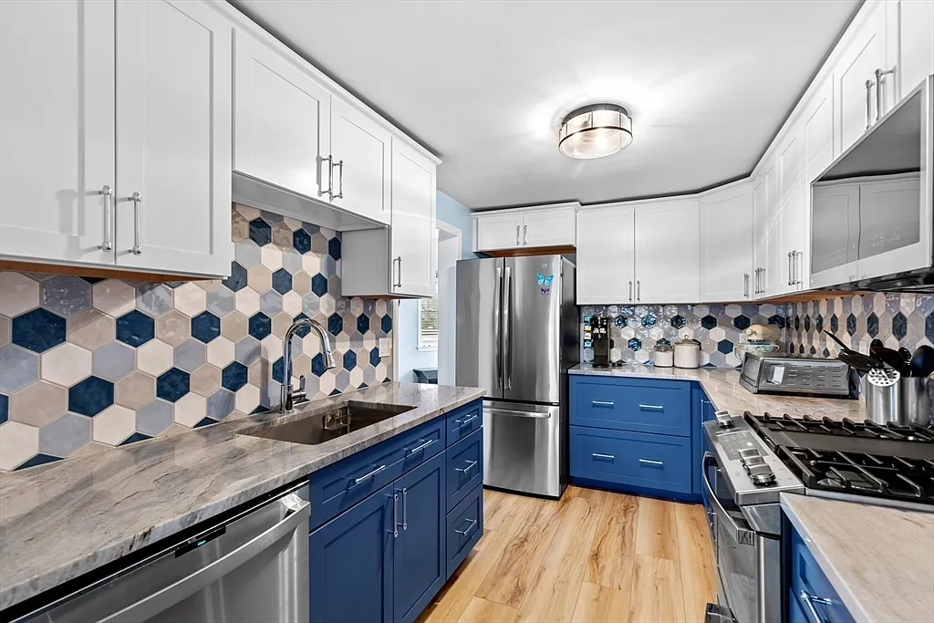 4 Harbor Hill Dr #4 - Photo 5