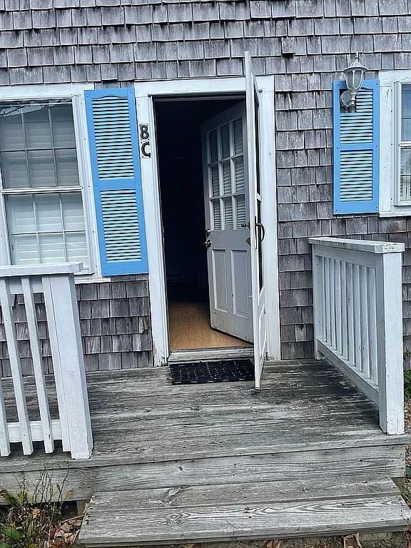 230 Gosnold St #8C - Photo 3