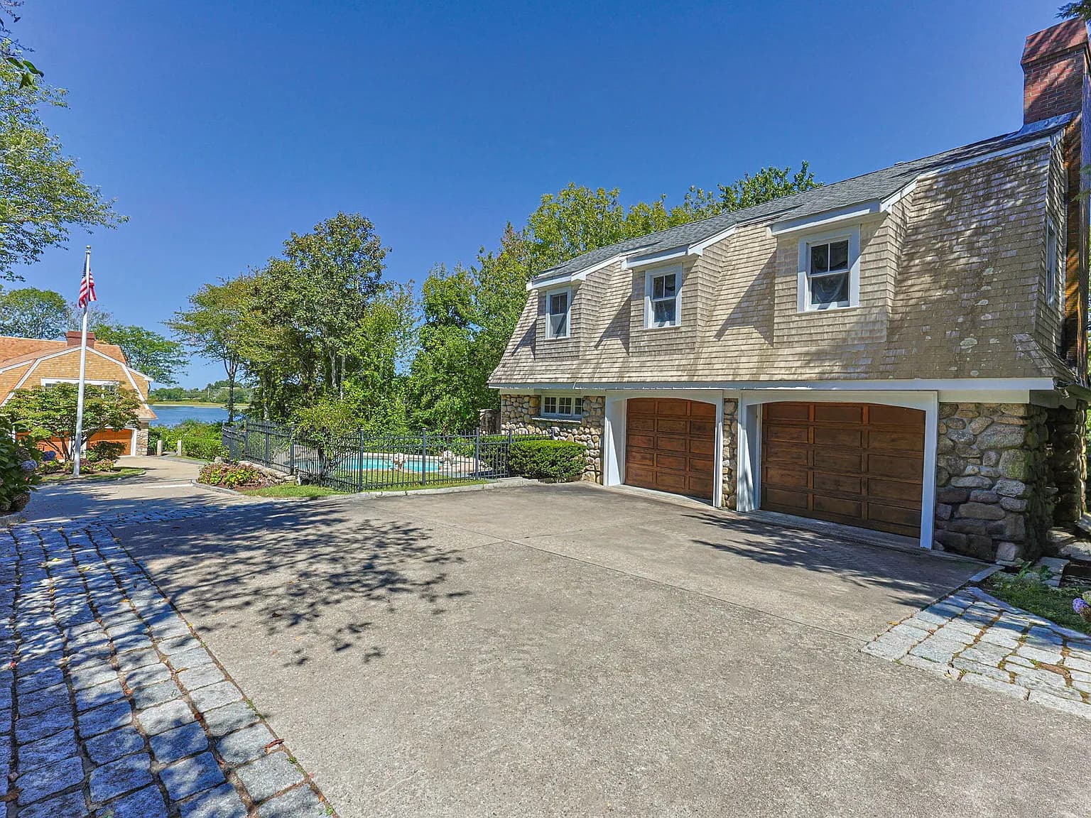 4390 Main Street - Photo 2