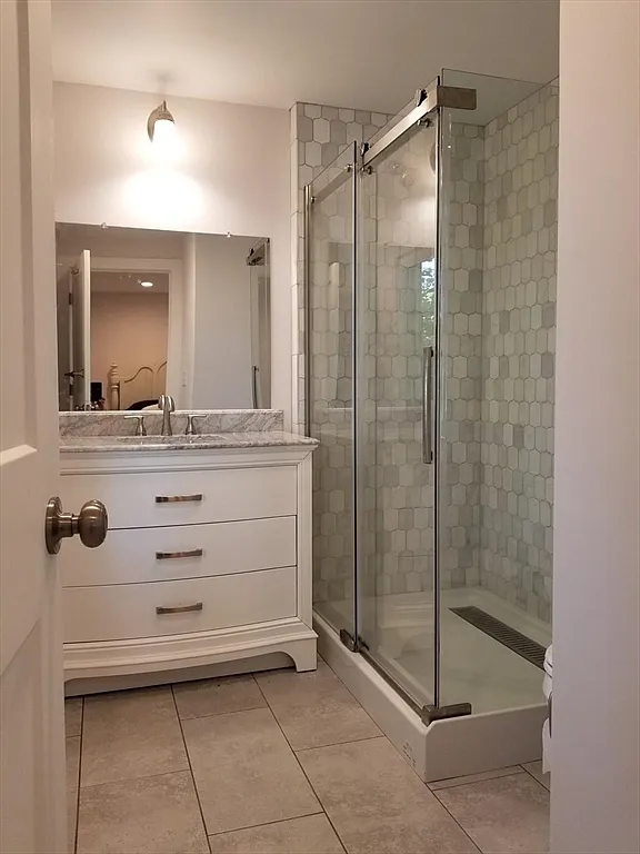 52-52 Braddock Ln #50 - Photo 4