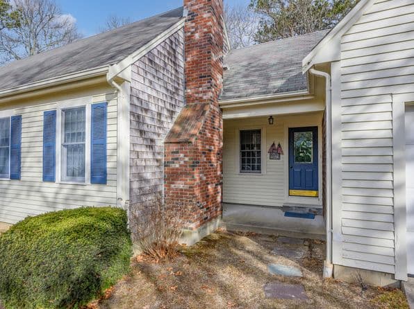 20 Bray Farm Road S, Yarmouth Port