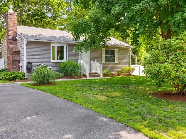 545 Lincoln Rd, Barnstable