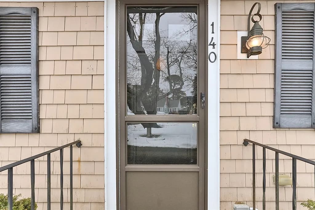 140 6th Ave - Photo 4