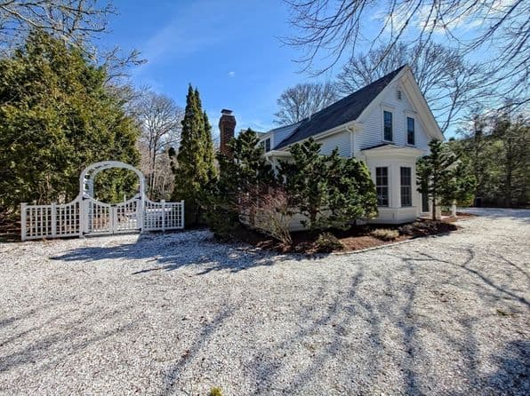 552 Main St, Barnstable