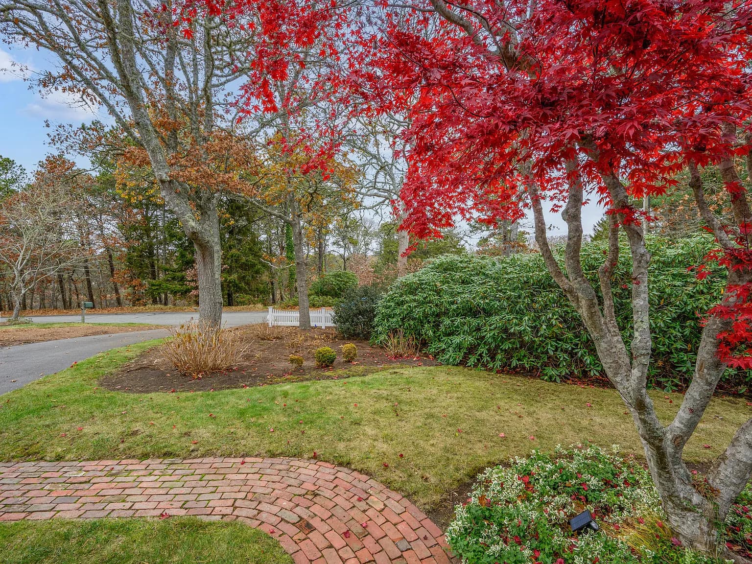 28 Lakeview Avenue - Photo 3