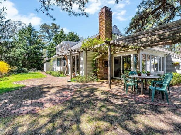 20 Bantry Lane, Brewster