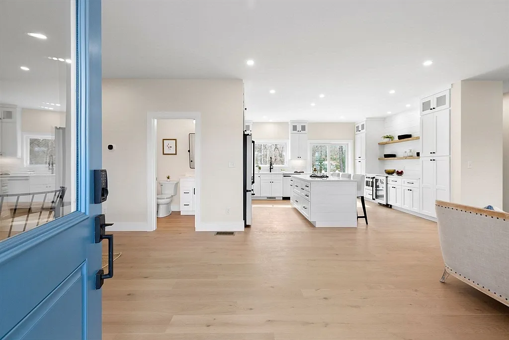 817 Race Ln - Photo 4