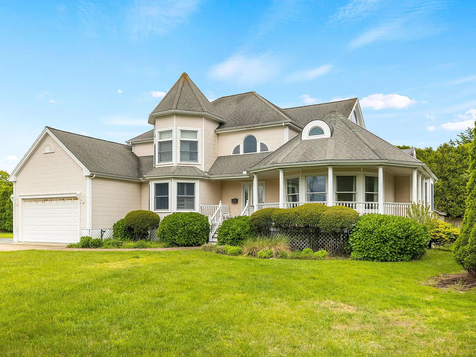 276 Shore Street - Photo 2