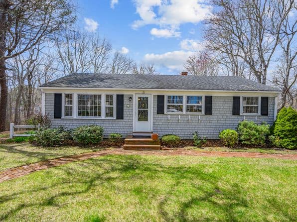 21 Uncatena Road, Mashpee