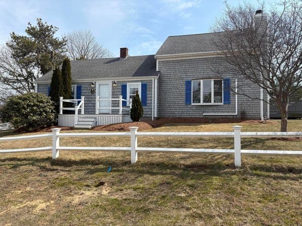 10 Wimbledon Drive, West Yarmouth