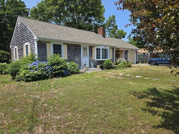 7 Nantucket Ave, South Yarmouth