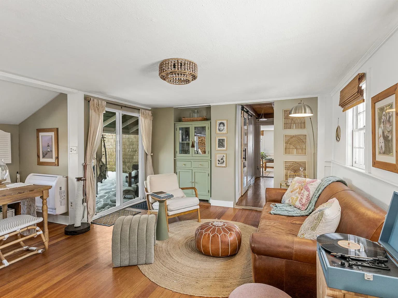 138 Chase Street - Photo 5