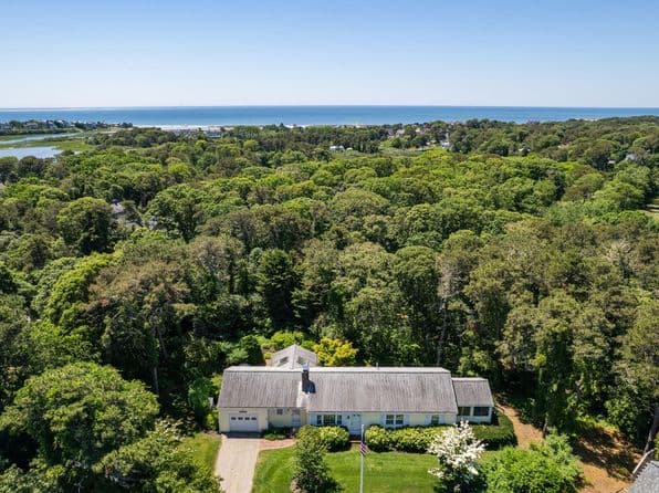 35 Oakridge Circle, Chatham