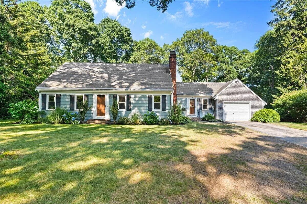 39 Coleridge Drive, Falmouth