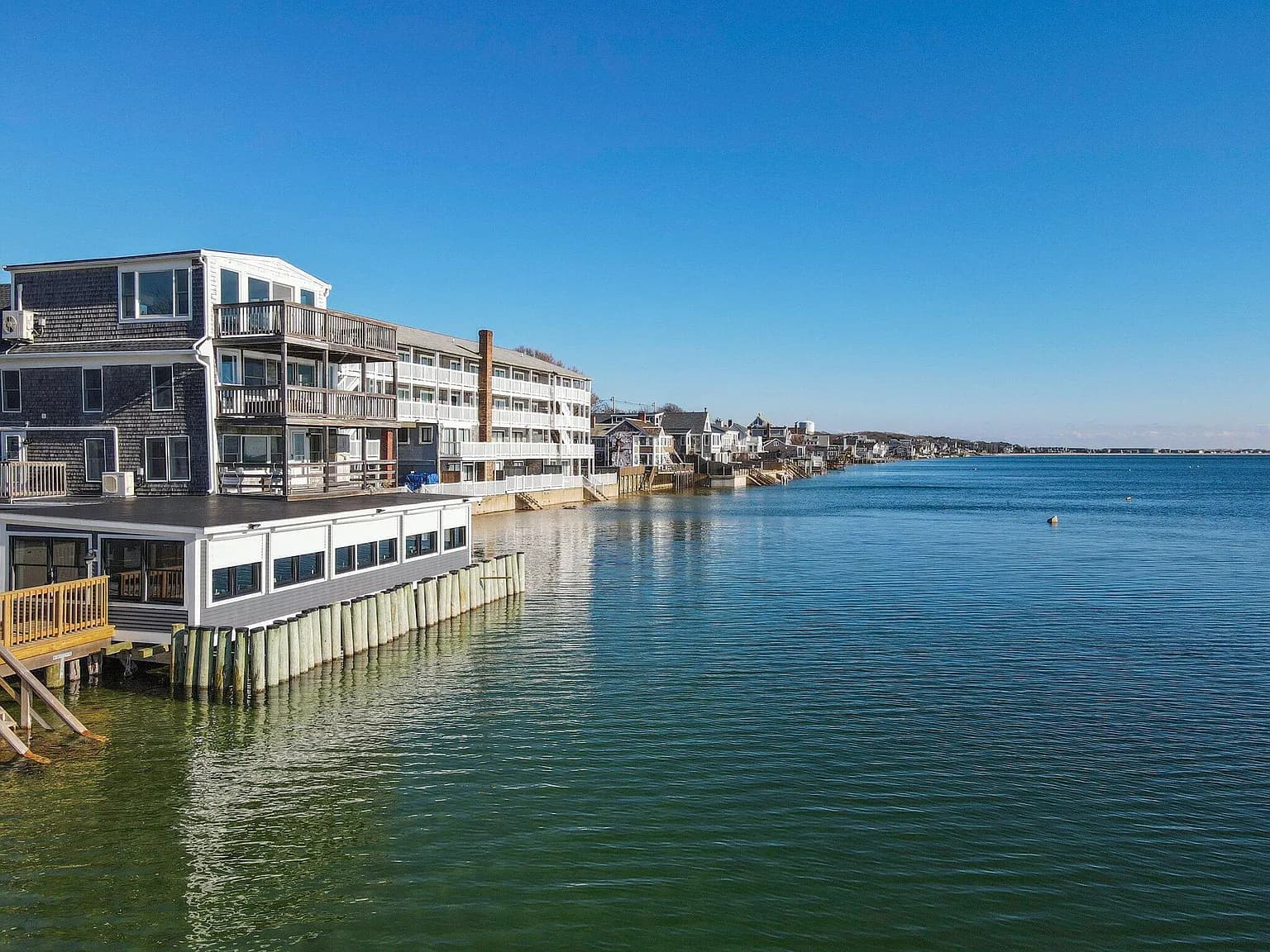 539 Commercial Street Unit 1 - Photo 3