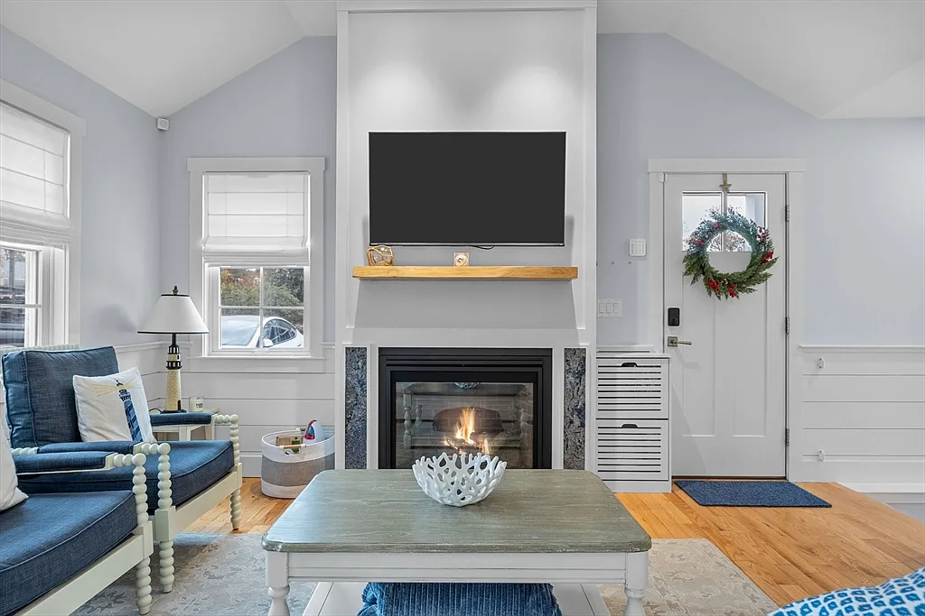 16 2nd Ave #4 - Photo 6