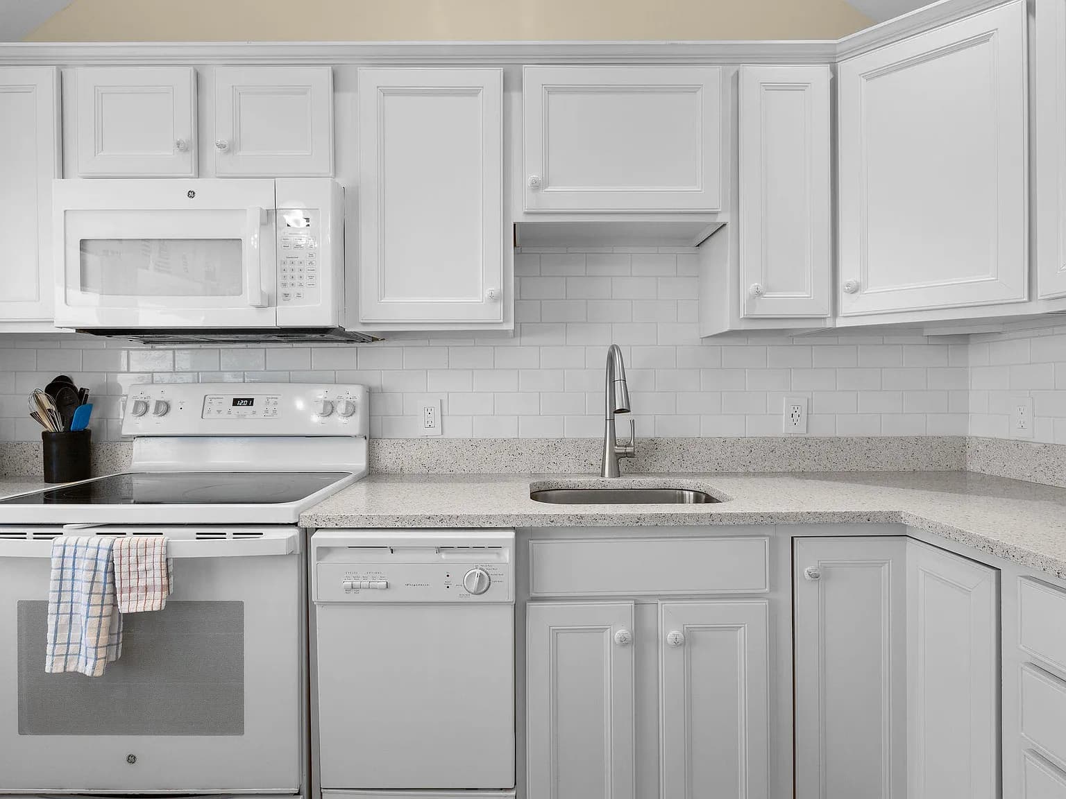 496 Shore Road #16 - Photo 6