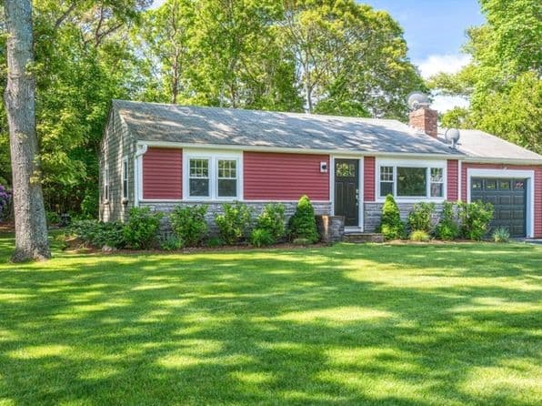 13 Carol Ln, Harwich