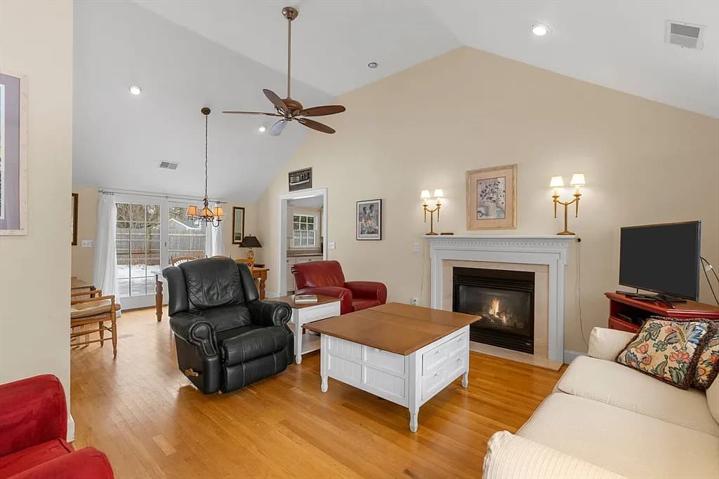 140 6th Ave - Photo 6