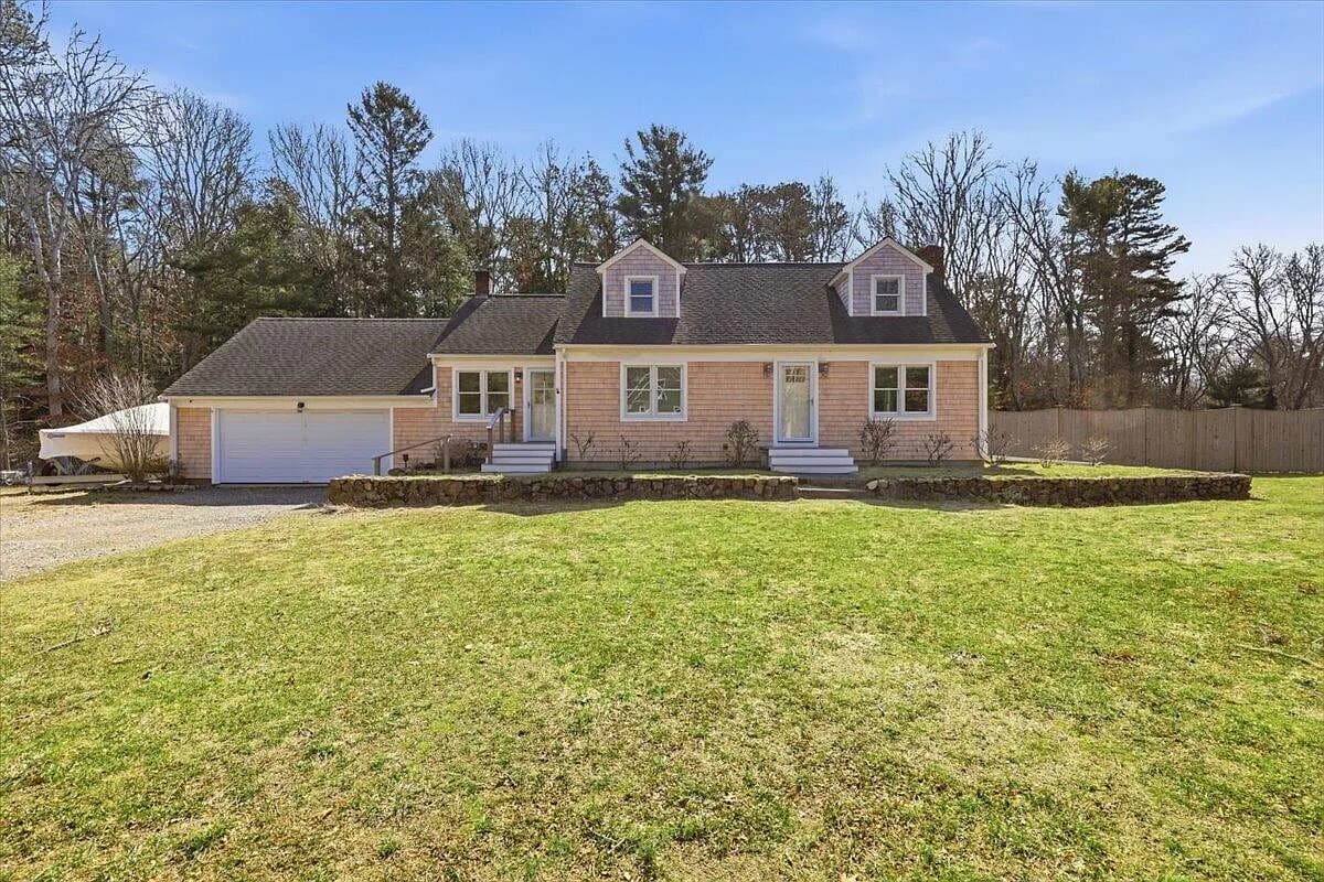 23 Clubhouse Drive, Pocasset