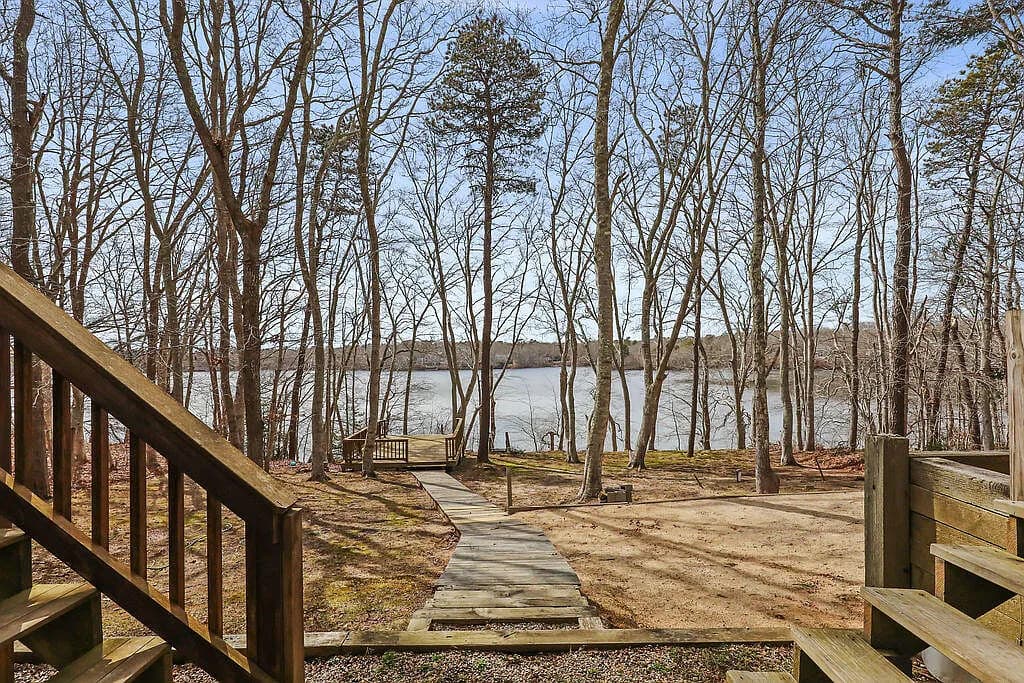 75 Edgewater Road - Photo 2