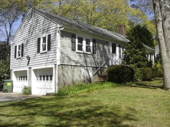 2 Zephyr Drive, Yarmouth Port