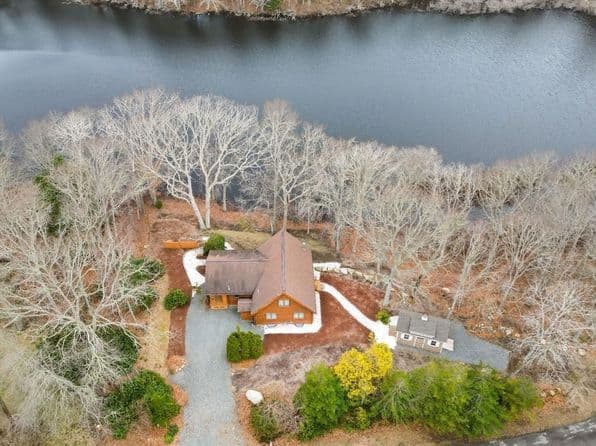 119 Valley Bars Rd, Bourne