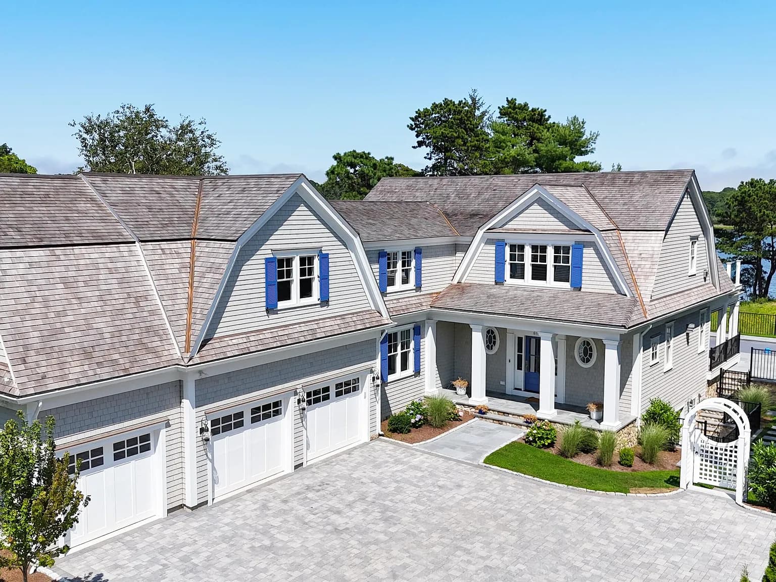 64 Pershing Lane - Photo 3