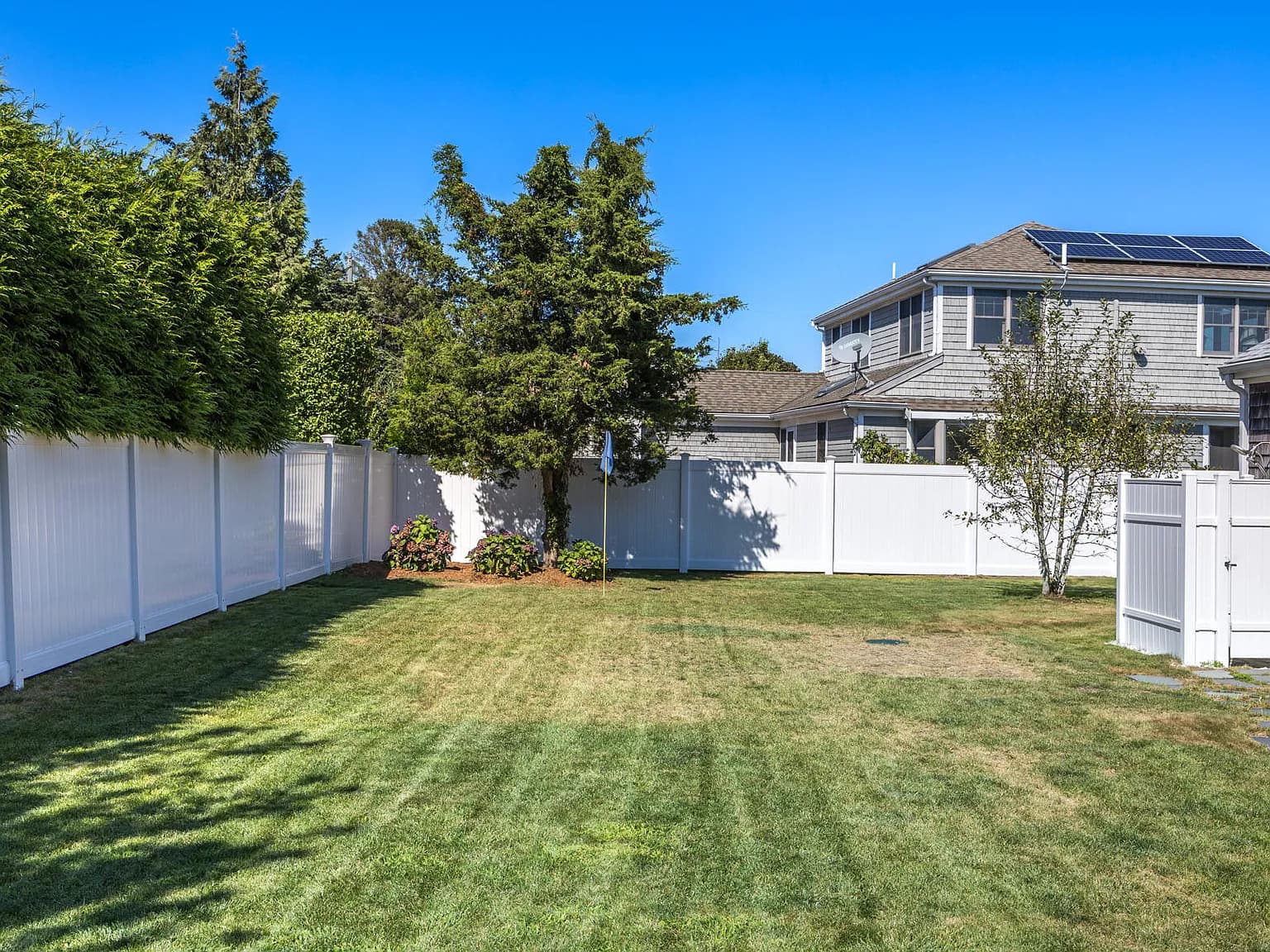 253 Scranton Avenue - Photo 6