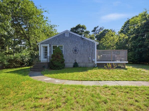 15 Commercial Street, South Yarmouth