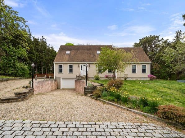 12 Settlers, Eastham