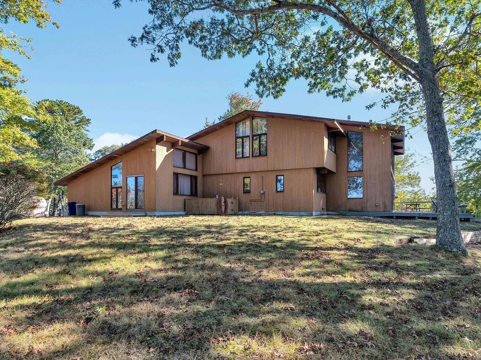 481 Lakeside Drive W - Photo 1