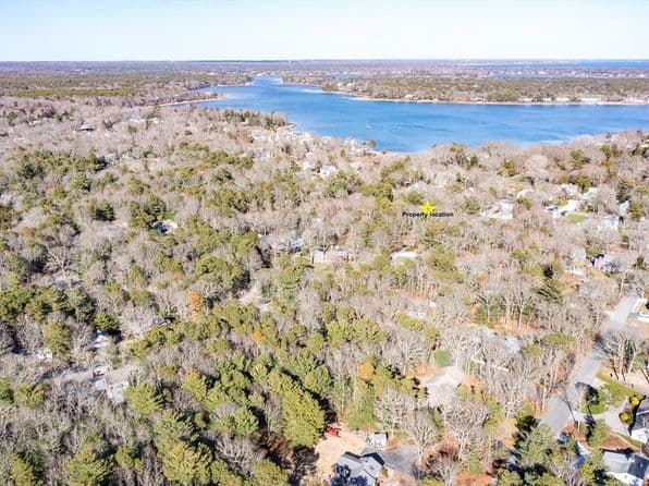 1081-1081 Main St #B, Cotuit