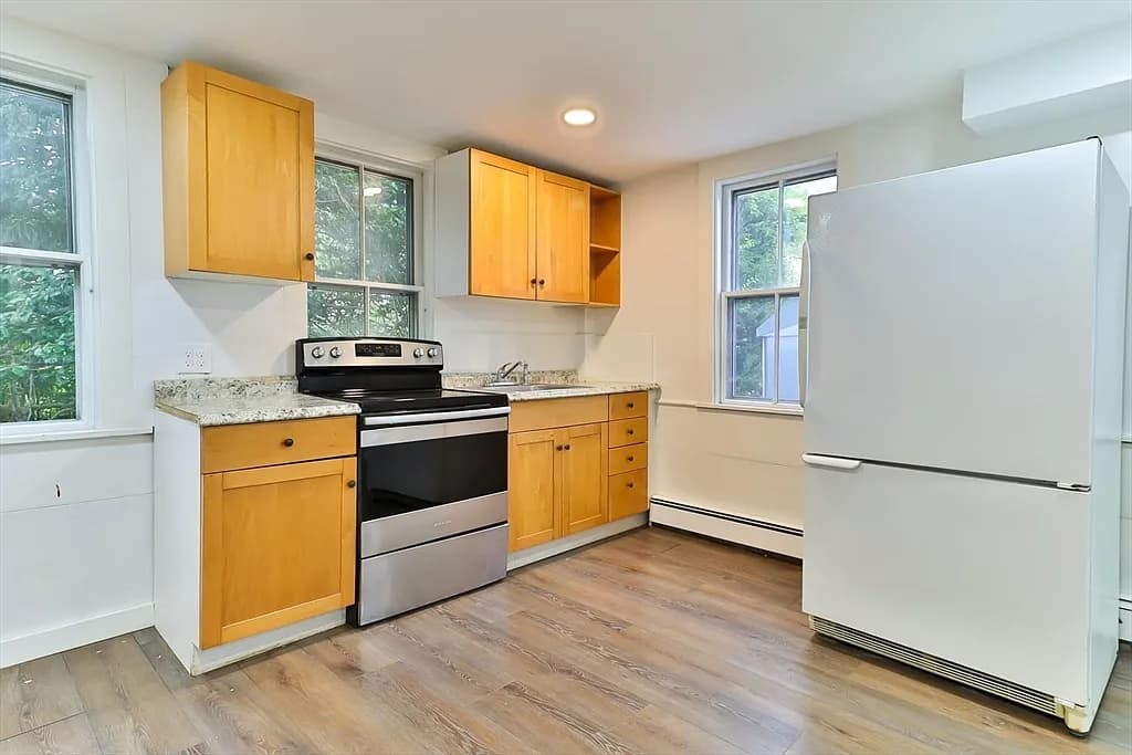 194 Main St - Photo 3