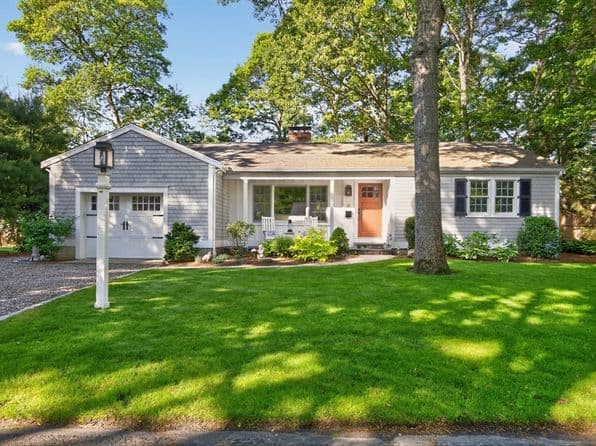 15 Brezner Ln, Barnstable