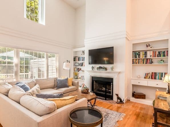 15 Hampton Ct Unit 15, Mashpee
