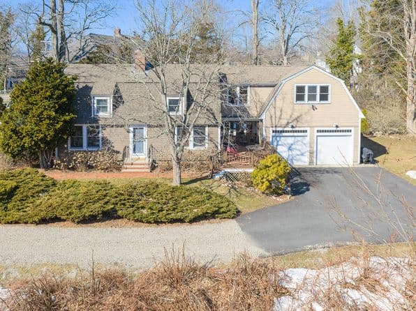 537 W Falmouth Highway, Falmouth
