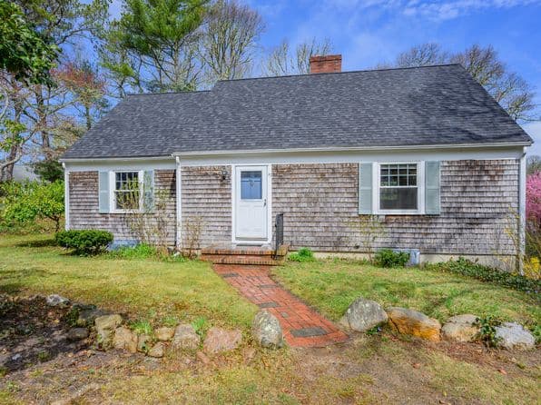 42 Oak Lane, Osterville