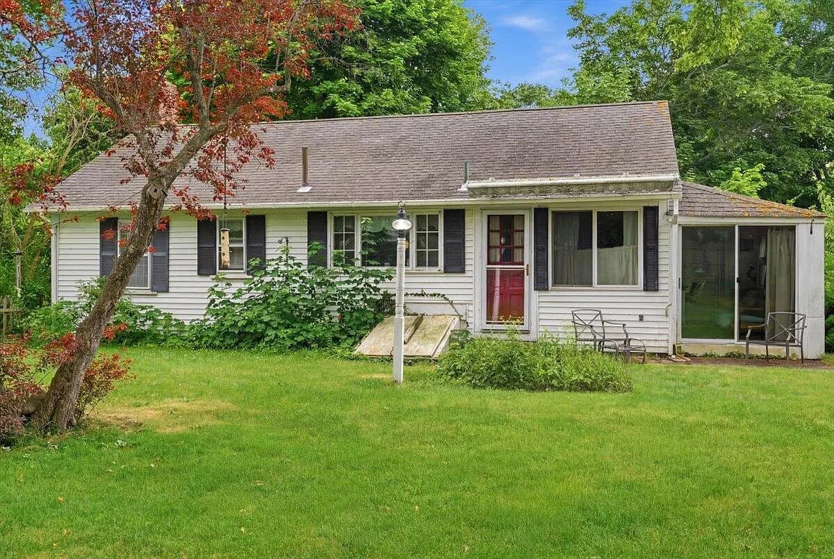 127 Pine Avenue, Hyannis