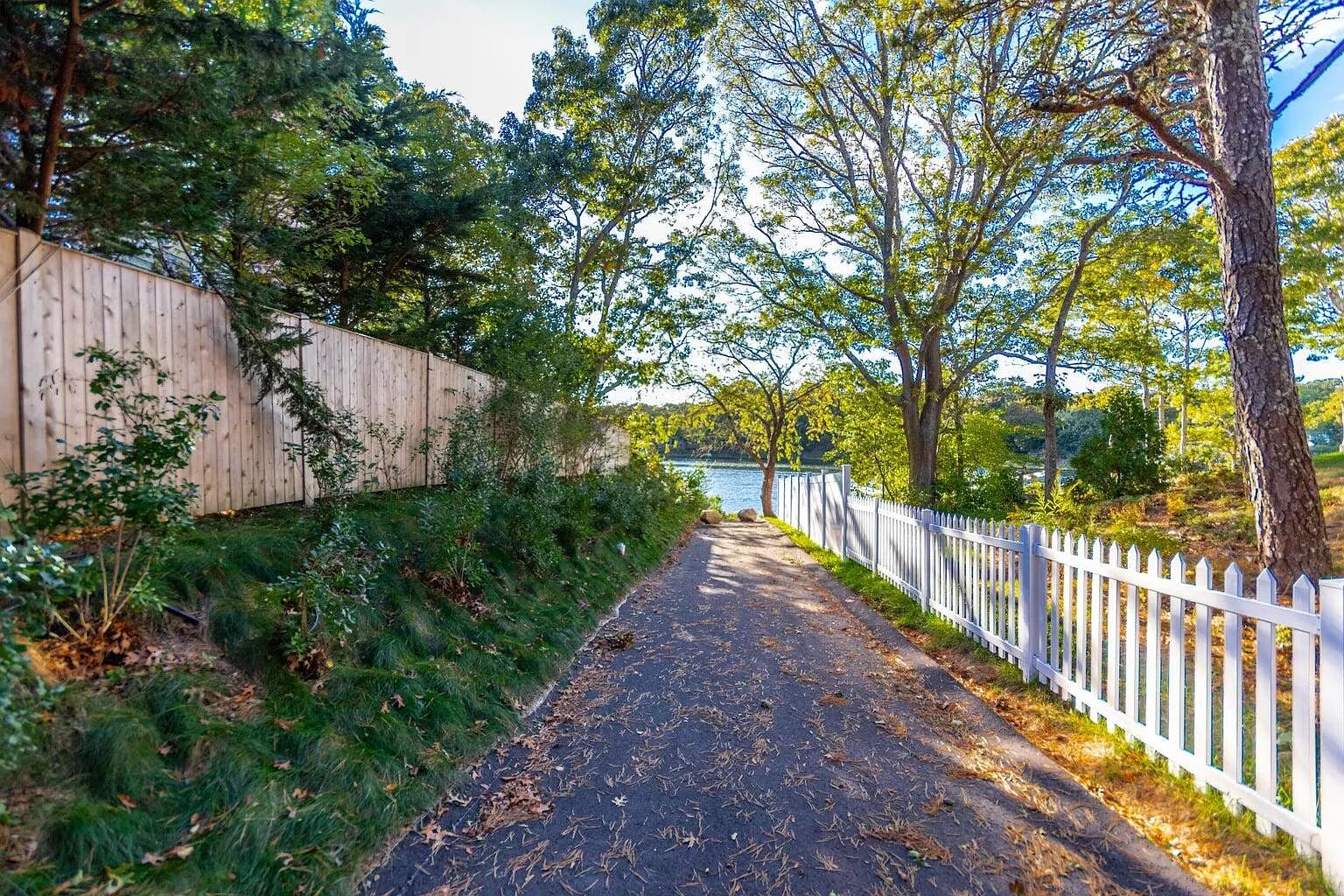 24 Weatherglass Lane - Photo 2