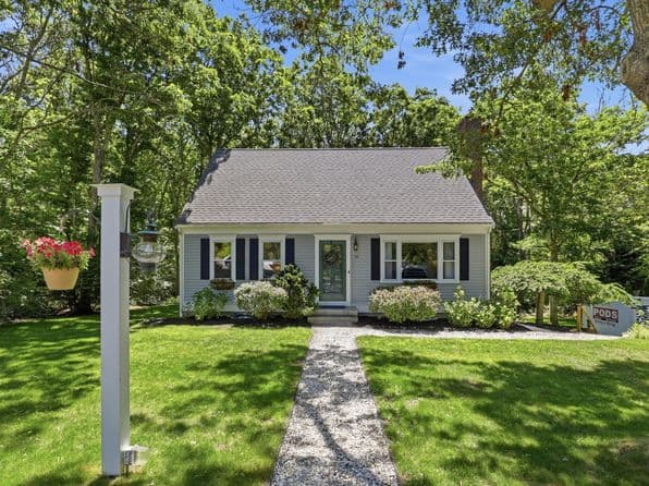 10 Checkerberry Lane, Forestdale