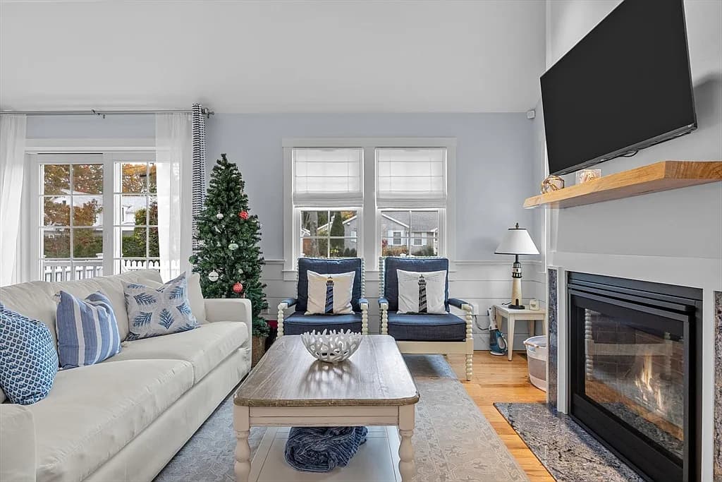 16 2nd Ave #4 - Photo 4