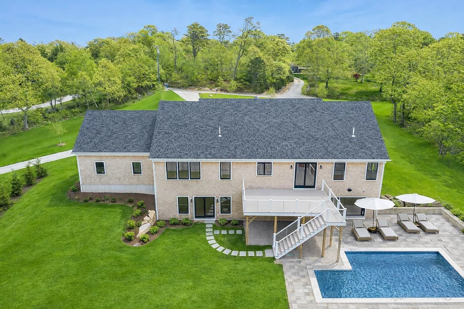 92 Whiffletree Avenue - Photo 2