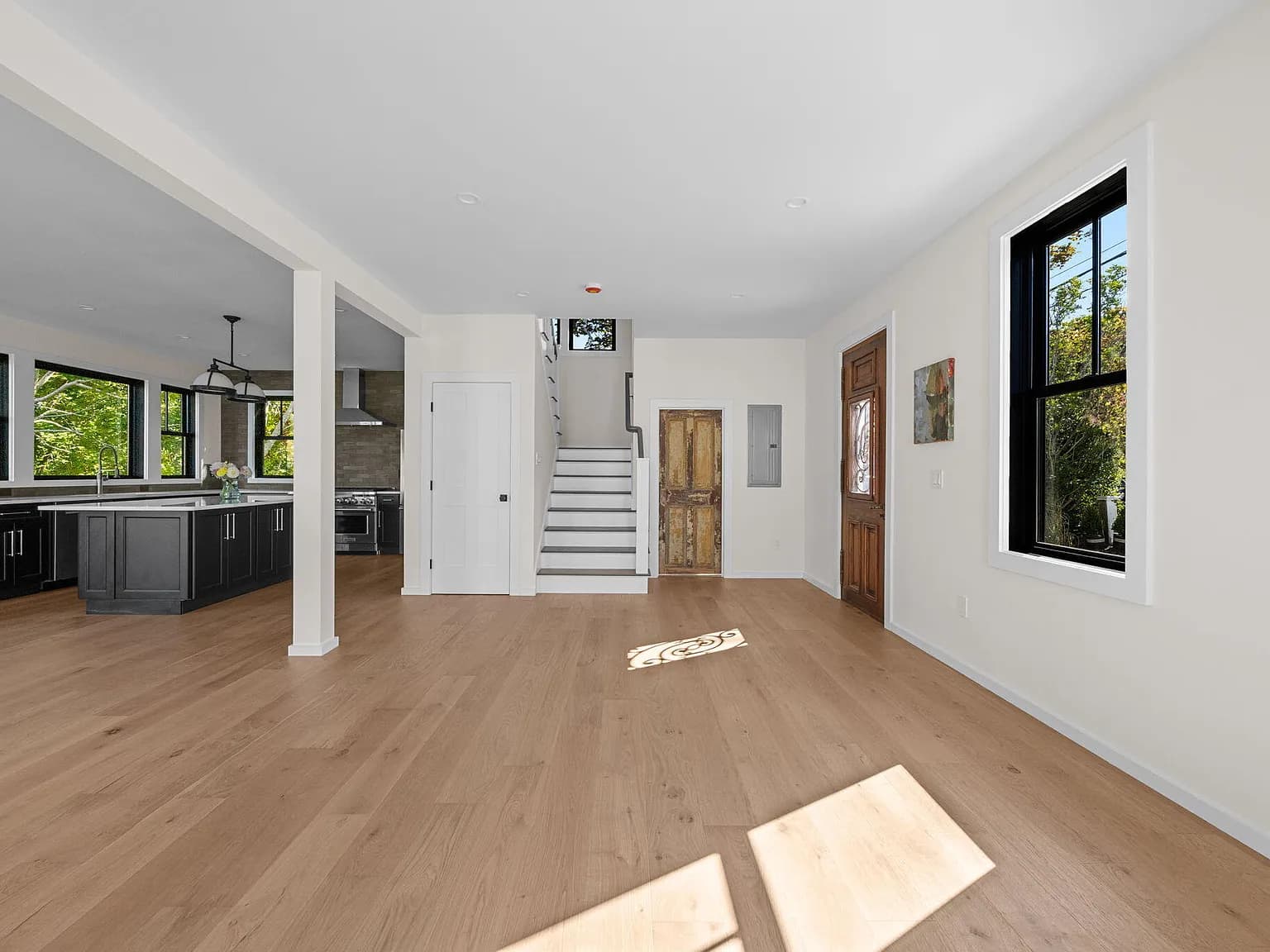 624 Commercial Street - Photo 3