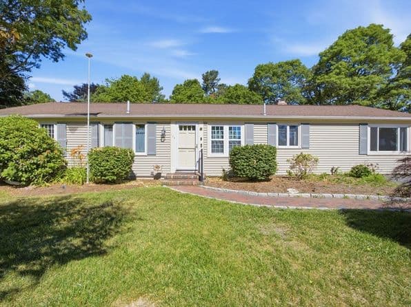 179 Sheaffer Rd, Barnstable