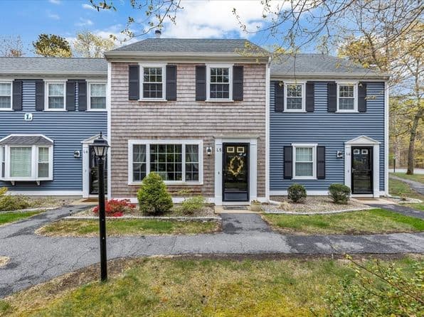 248 Camp St APT L5, West Yarmouth