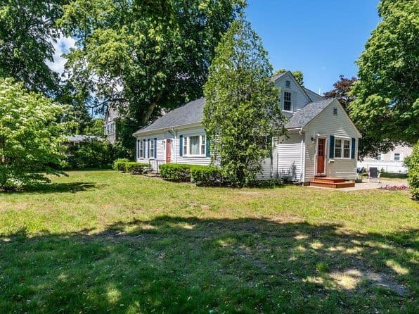 251 Phinneys Lane, Centerville