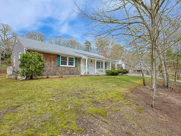 61 Oak Hill Road, Chatham