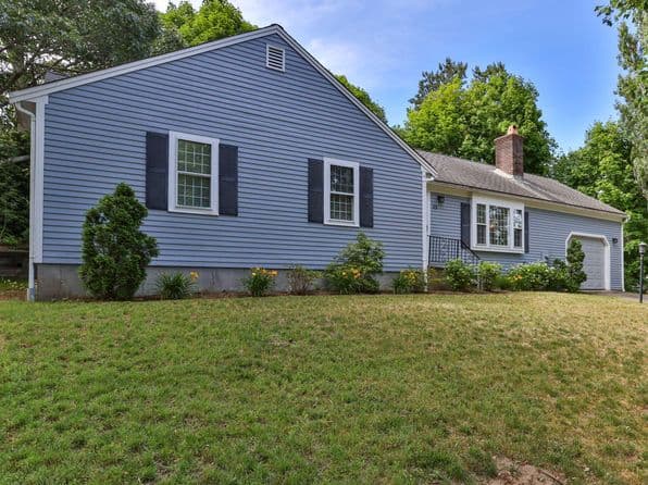 89 Pompano Road, Yarmouth Port