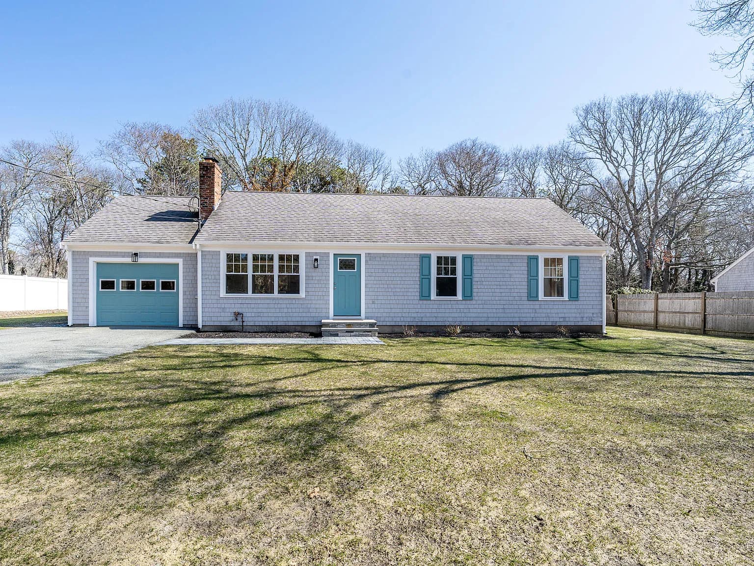 98 Wagon Lane, Hyannis